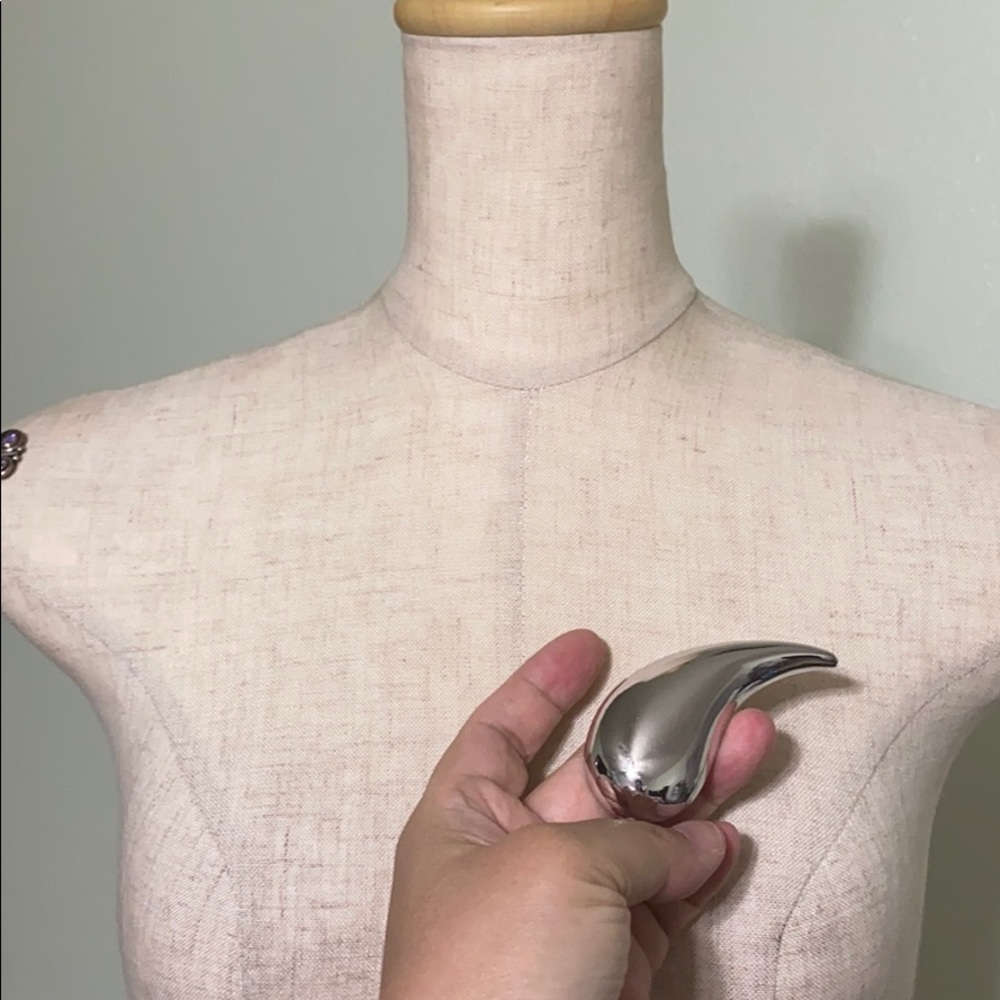 🖤GIVENCHY💕VTG silver drop brooch - Picture 9 of 13